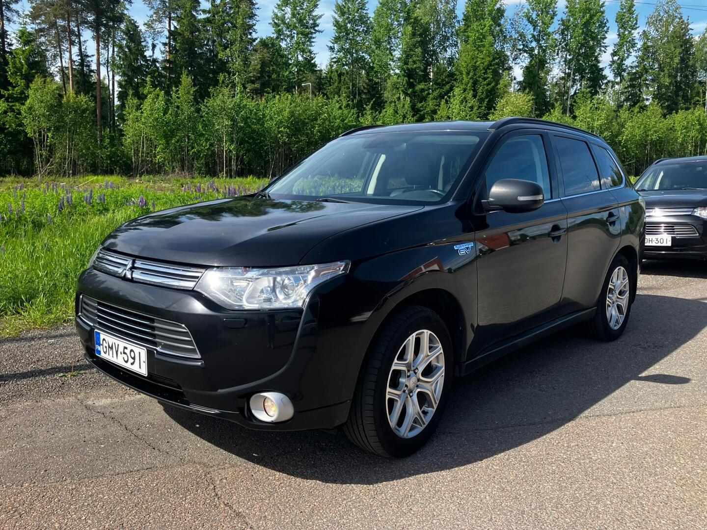 Mitsubishi Outlander Instyle Navi 4WD 5P