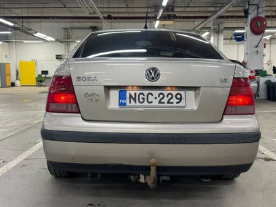 Volkswagen Bora 1,6 77kW 2004, photo 7/14