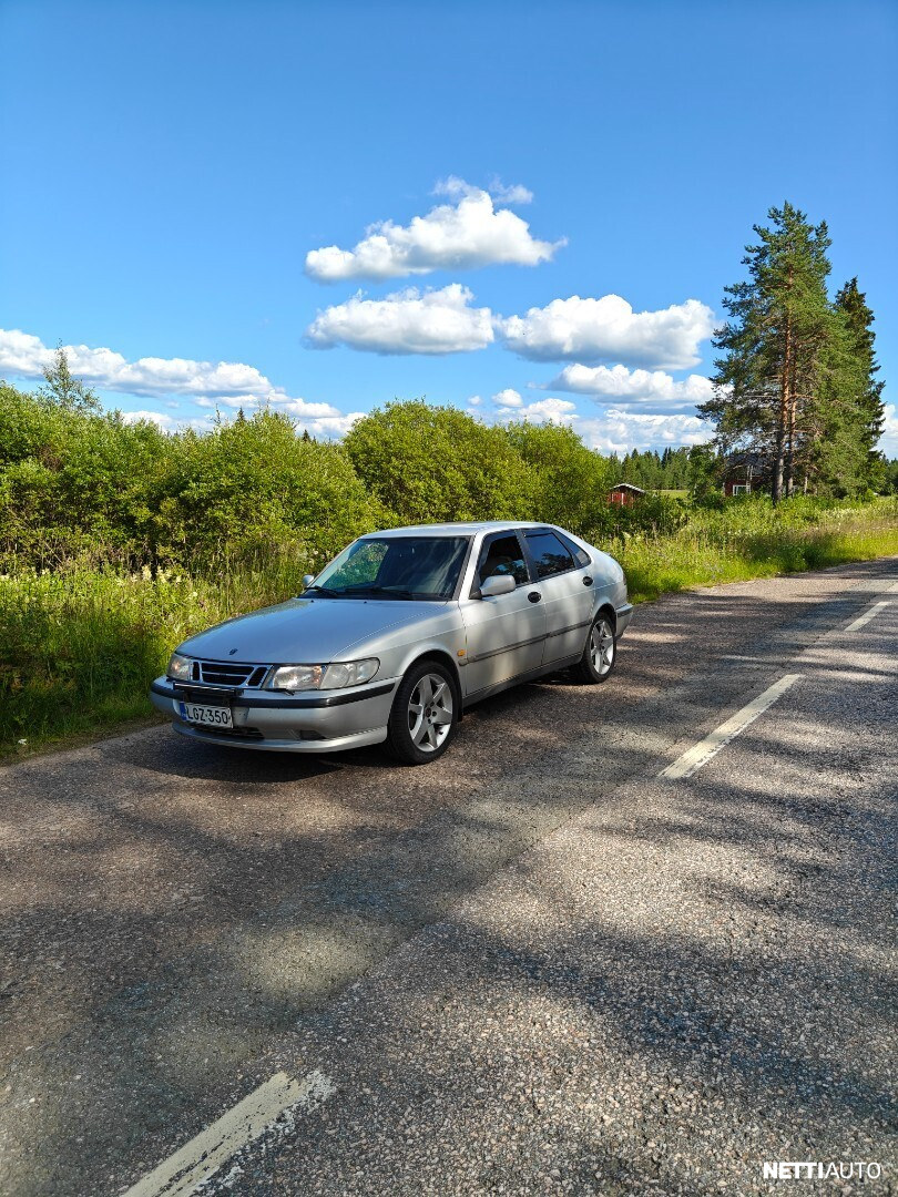Saab 900