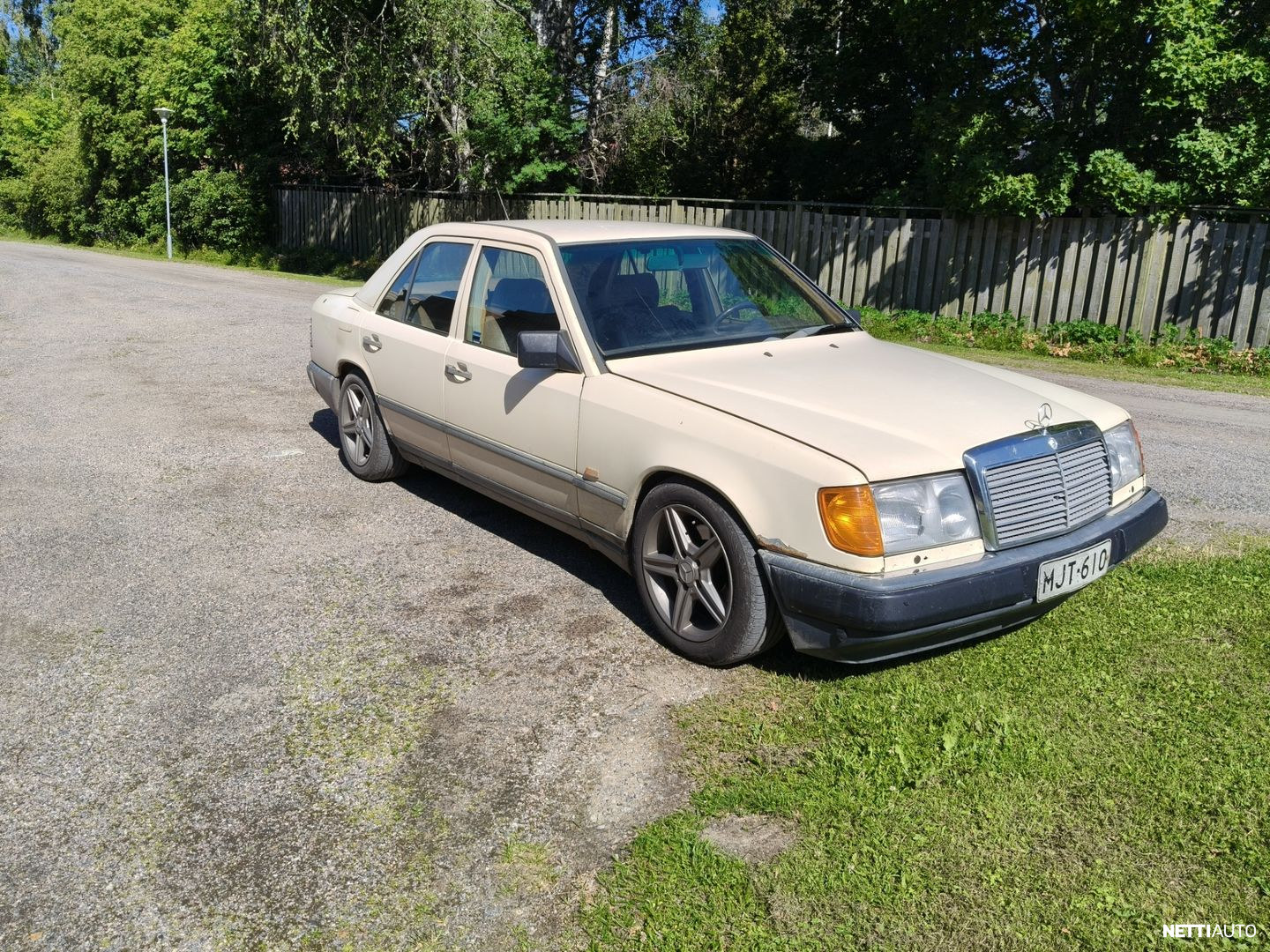 Mercedes-Benz 200