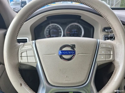 Volvo V70 D3 Momentum Business aut 2011, photo 3/3