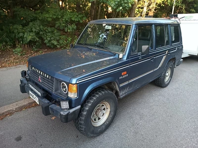 Mitsubishi Pajero 1990, kuva 2/8