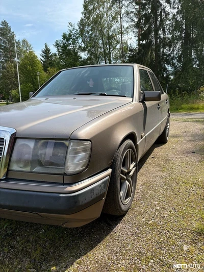 Mercedes-Benz 200 E 2,0 16V (124) 4d 1992, photo 5/11