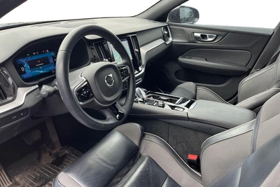 Volvo V60 2024, photo 3/3