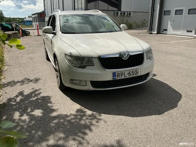 Skoda Superb 2010, kuva 4/10