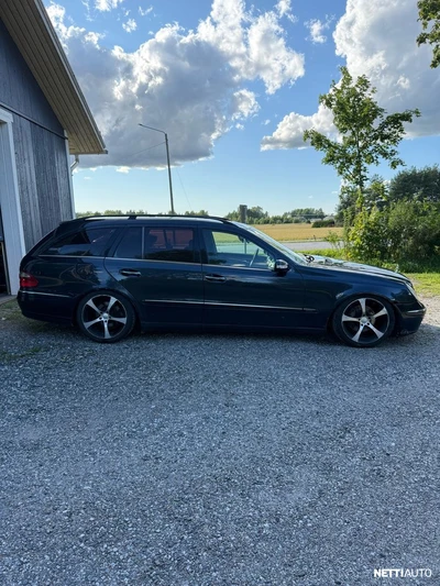 Mercedes-Benz E 2003, photo 7/8