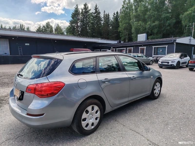 Opel Astra 2012, kuva 4/9