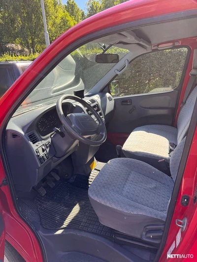 Toyota Hiace 2,5 D-4D 100 Air 5ov pitkä 2005, photo 5/13