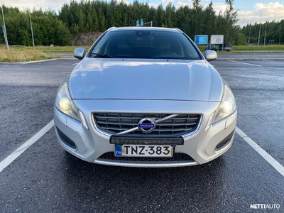 Volvo V60 1,6D DRIVe Summum 2011, photo 2/15