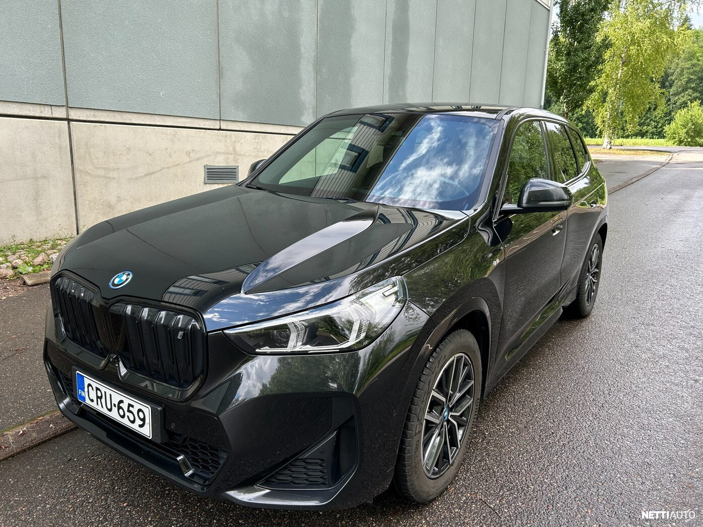 BMW iX1