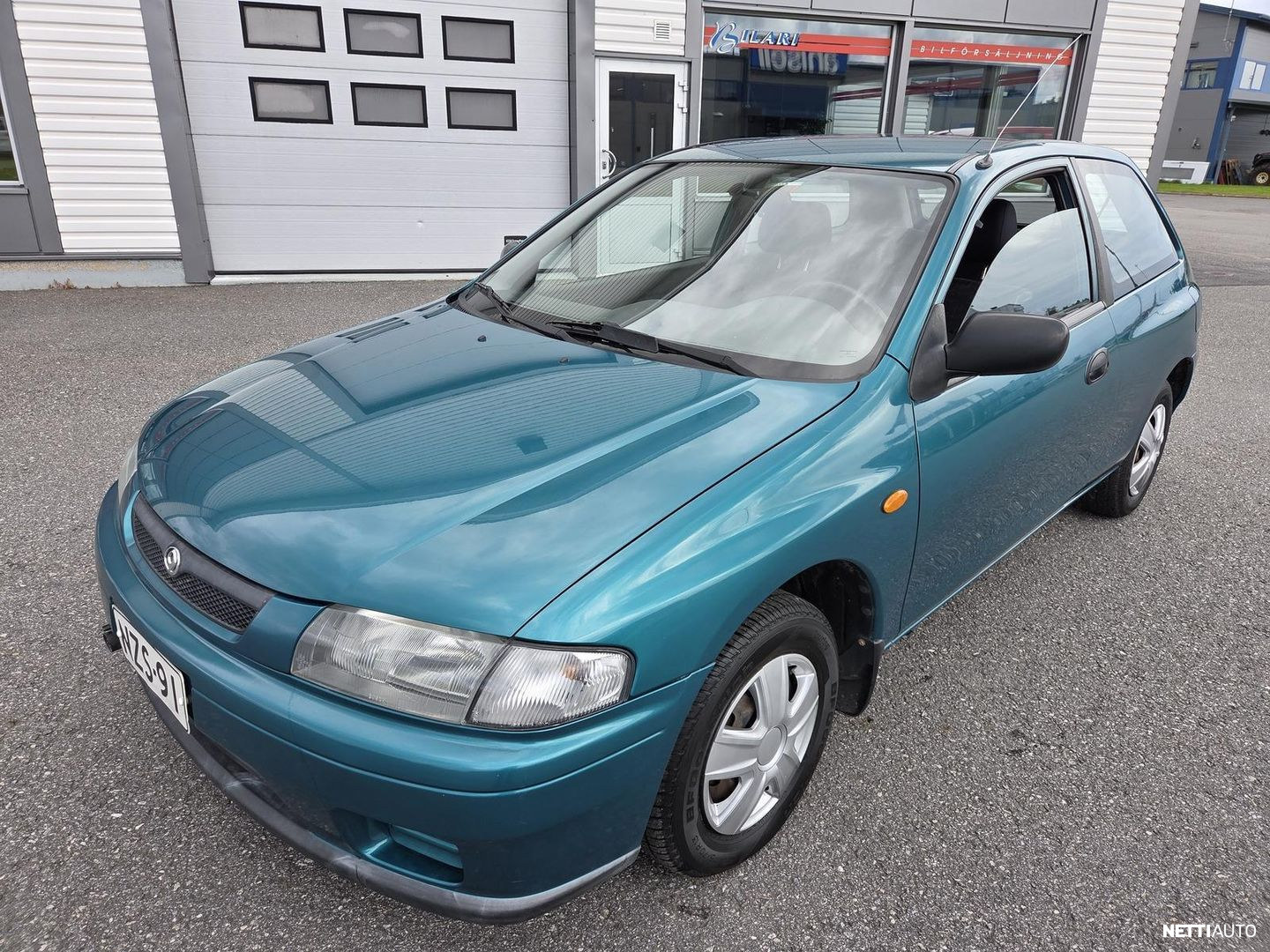 Mazda 323
