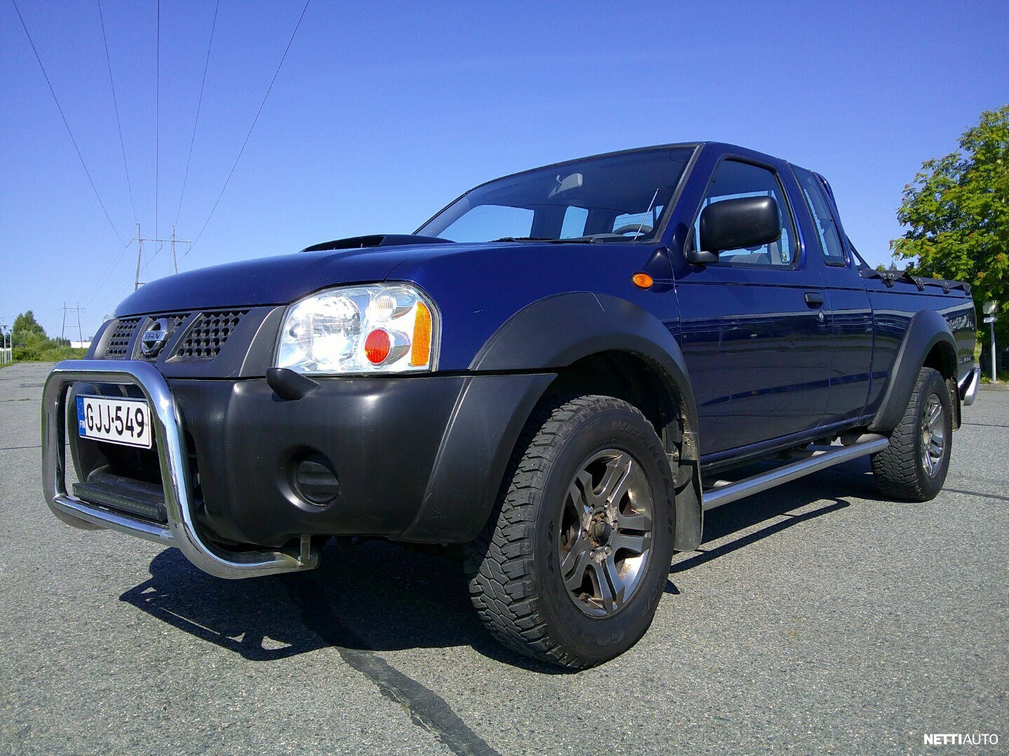 Nissan NP300