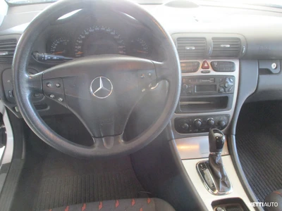 Mercedes-Benz C 200 2001, kuva 7/10