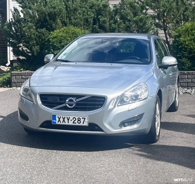Volvo V60 1,6D DRIVe Momentum 2011, kuva 1/24