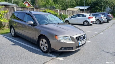 Volvo V70 2,4D Kinetic aut 2010, kuva 1/5