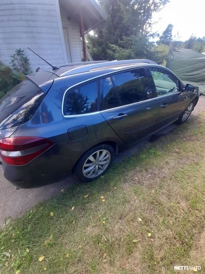 Renault Laguna 2011, kuva 2/11