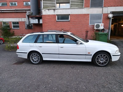 BMW 523 523i 1999, kuva 3/16