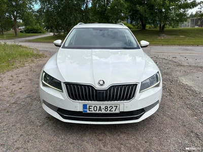 Skoda Superb Combi 2,0 TDI 150 Ambition 2015, kuva 2/15