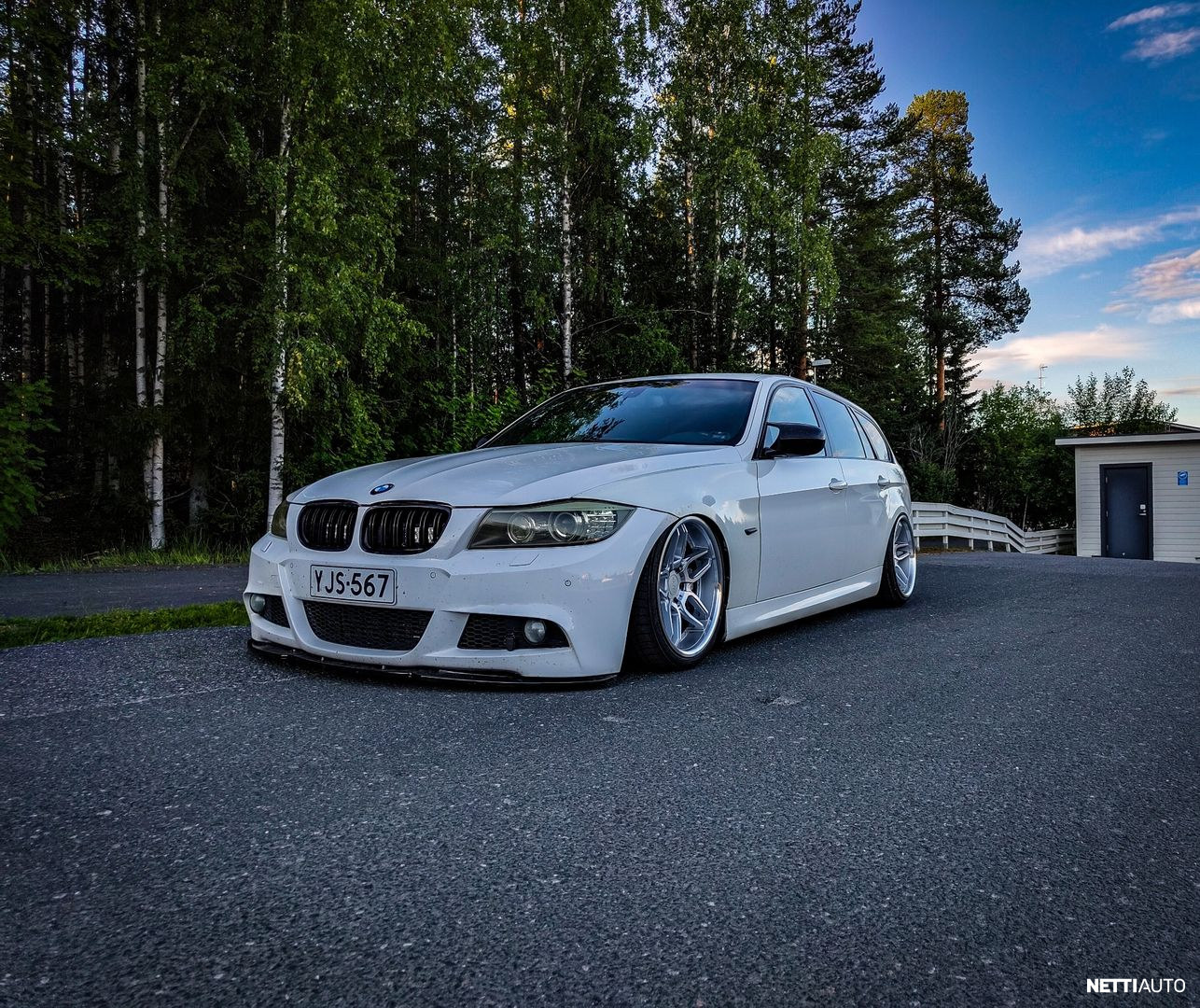 BMW 330