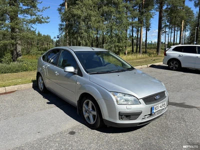 Ford Focus Hatchback 1.6 2006, photo 3/13