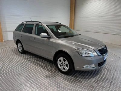 Skoda Octavia 2011, photo 2/9