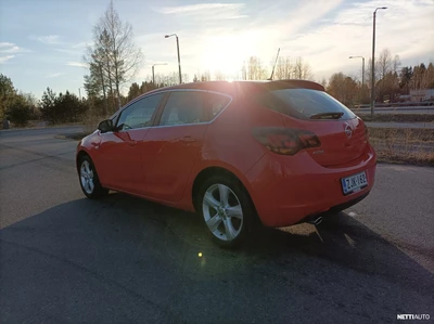 Opel Astra 2010, kuva 6/15