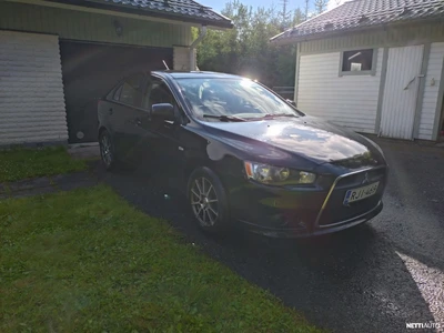 Mitsubishi Lancer Sportback 1,8 Invite 2009, kuva 1/13