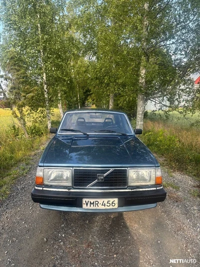 Volvo 240 1983, kuva 1/10