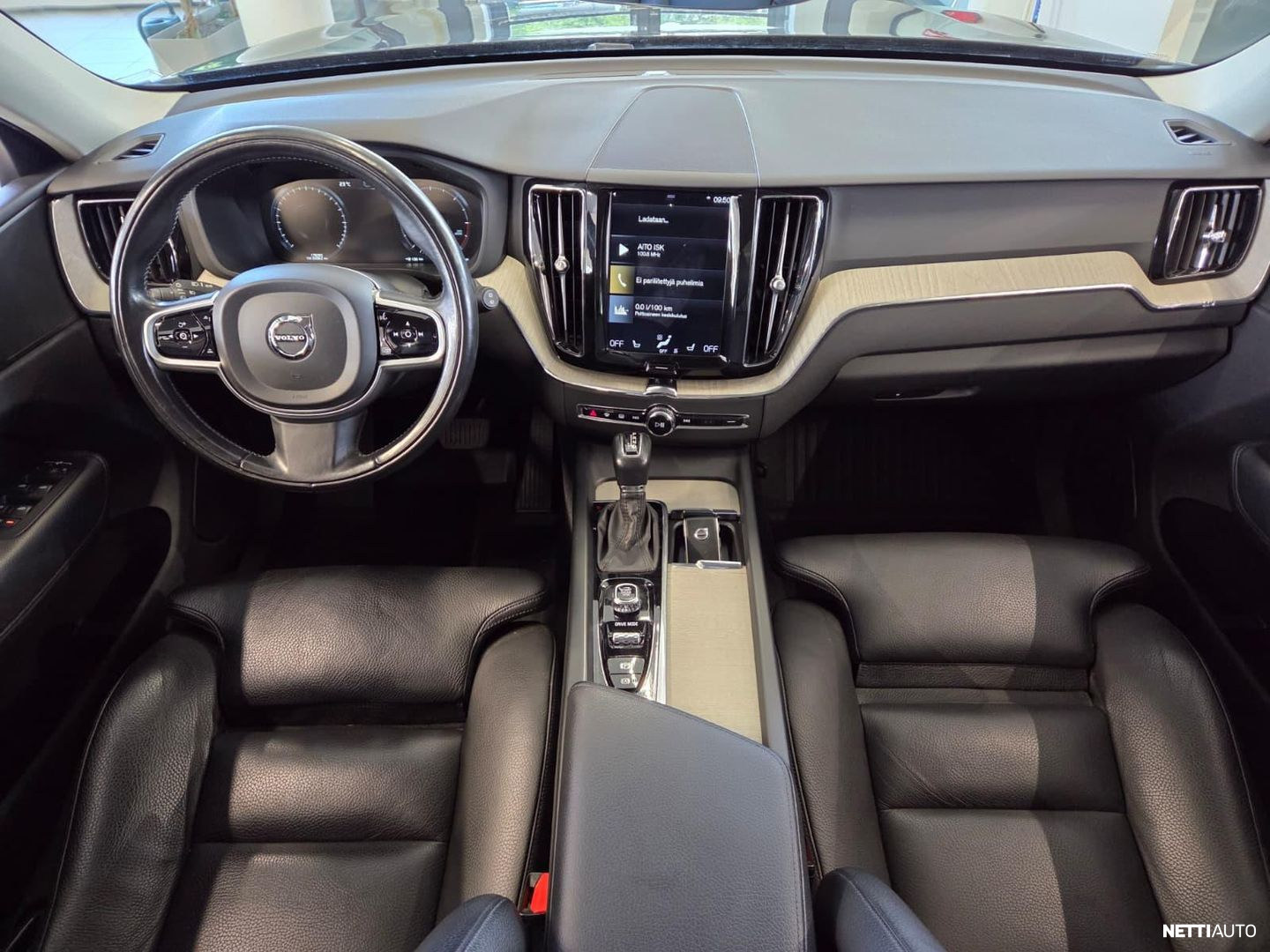 Volvo XC60 2018, photo 5/18