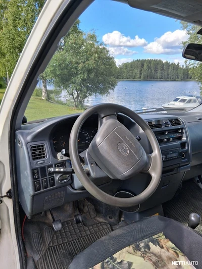 Toyota Hiace 2005, photo 4/6