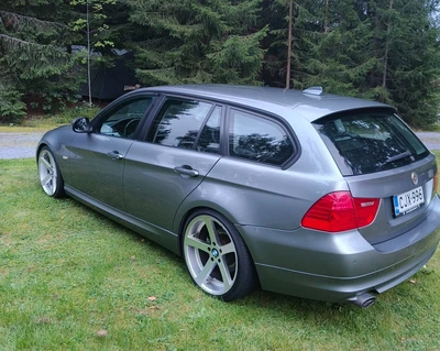 BMW 320 320d Farmari (AC) 4ov 1995cm3 2010, kuva 5/14