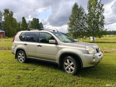 Nissan X-Trail 2,0 dCi 110kW SE 6MT 4x4 2007, kuva 2/12