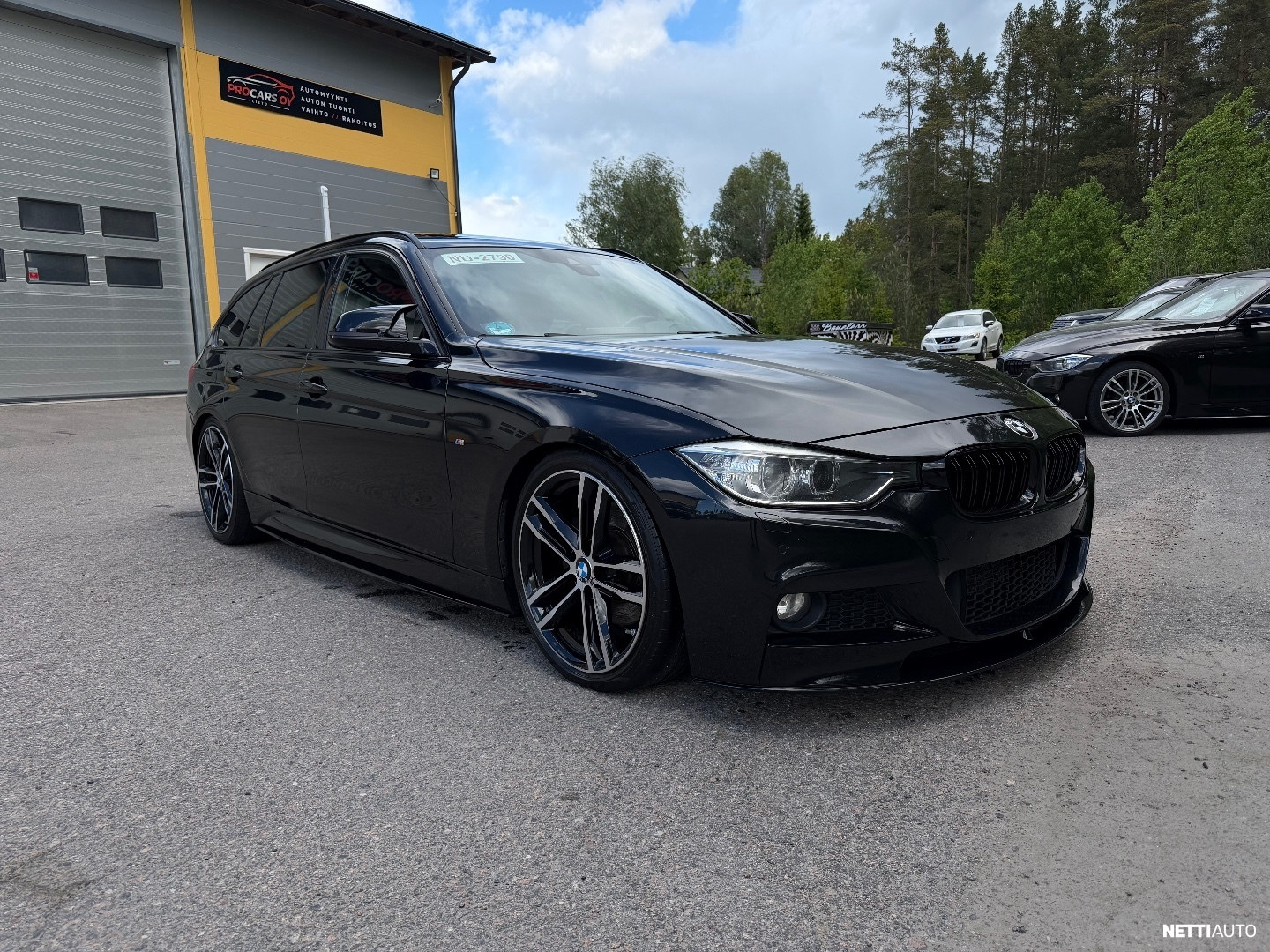 BMW 330