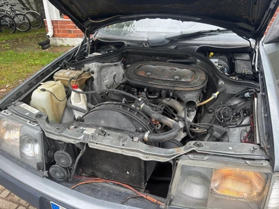 Mercedes-Benz 124 1988, kuva 3/6