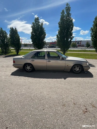 Mercedes-Benz E 200 Elegance 2,0 4d 1995, kuva 4/14