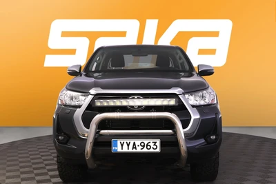 Toyota Hilux Extra Cab 4WD 2,4D Active 2024, photo 2/28