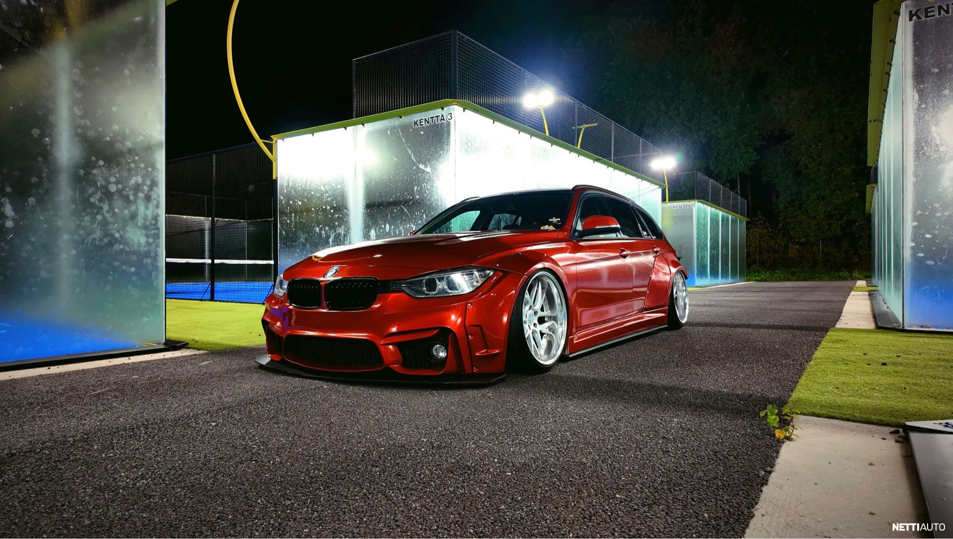 BMW 320