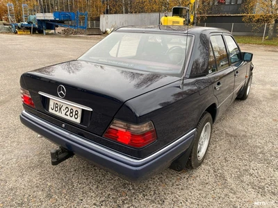 Mercedes-Benz E 200D 2,0 (124) 1994, photo 6/21