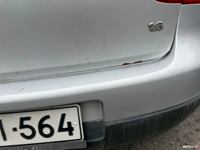 Volkswagen Golf 1,6 75 kW Sportline 4d 2005, photo 3/13