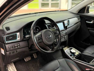 Kia Niro Electric Luxury 64 kWh 204 hv 2019, kuva 4/16