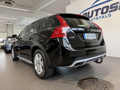 Volvo V60 Cross Country 2018, photo 3/22