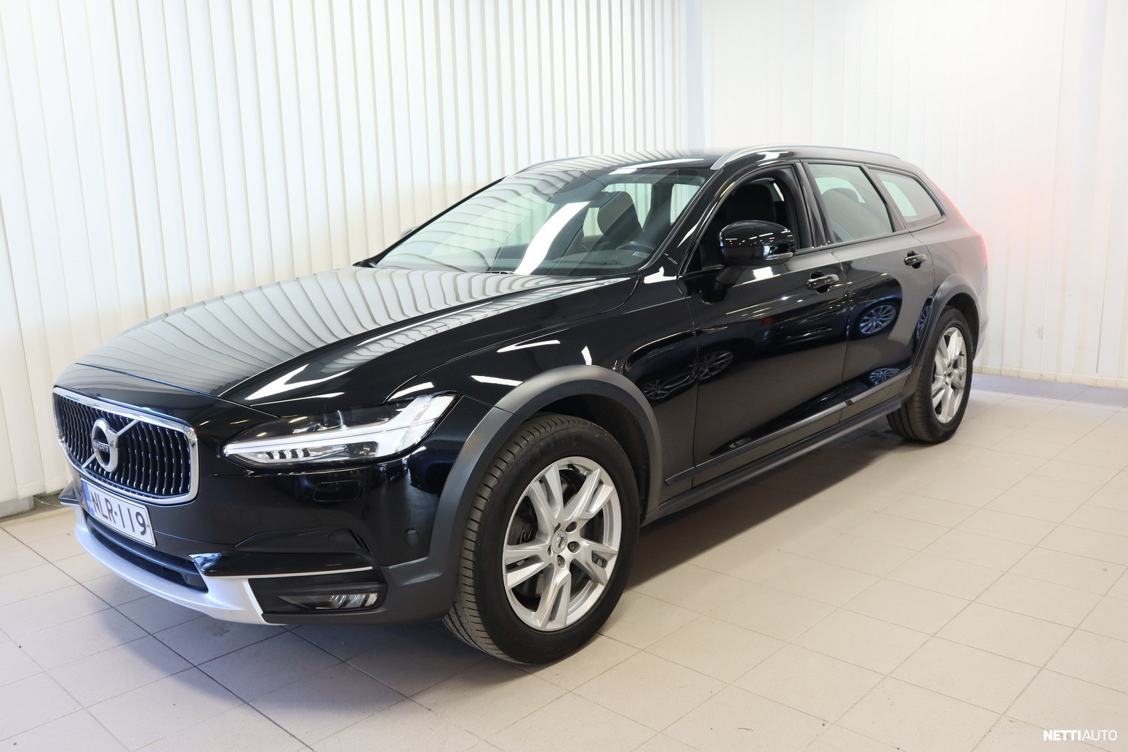 Volvo V90 Cross Country