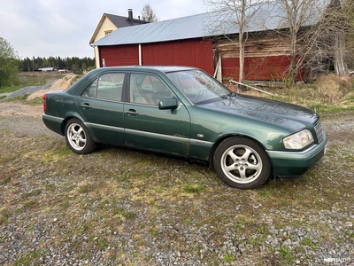 Mercedes-Benz C 1994, kuva 3/12