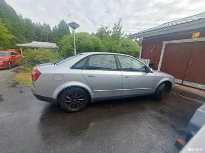 Audi A4 Sedan 2003, kuva 3/6