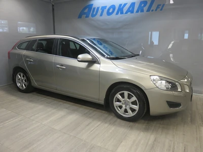 Volvo V60 T4 Momentum aut 2012, photo 1/17