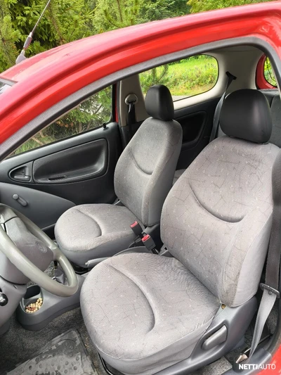 Toyota Yaris 1999, kuva 6/13