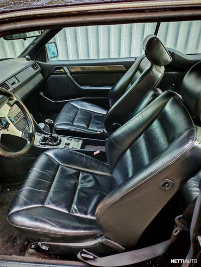 Mercedes-Benz 300 1990, kuva 3/4
