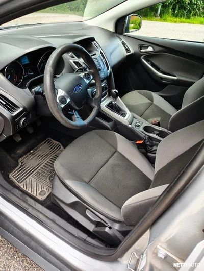 Ford Focus 2012, photo 6/9