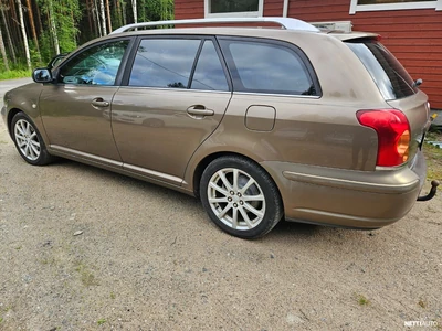 Toyota Avensis 2004, photo 2/6
