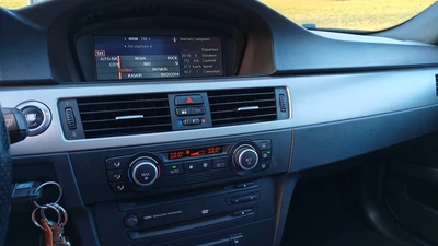 BMW 325 . 2007, kuva 7/9